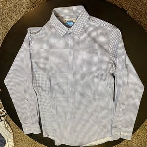 Mizzen & Main excellent condition, Small trim, performance wear